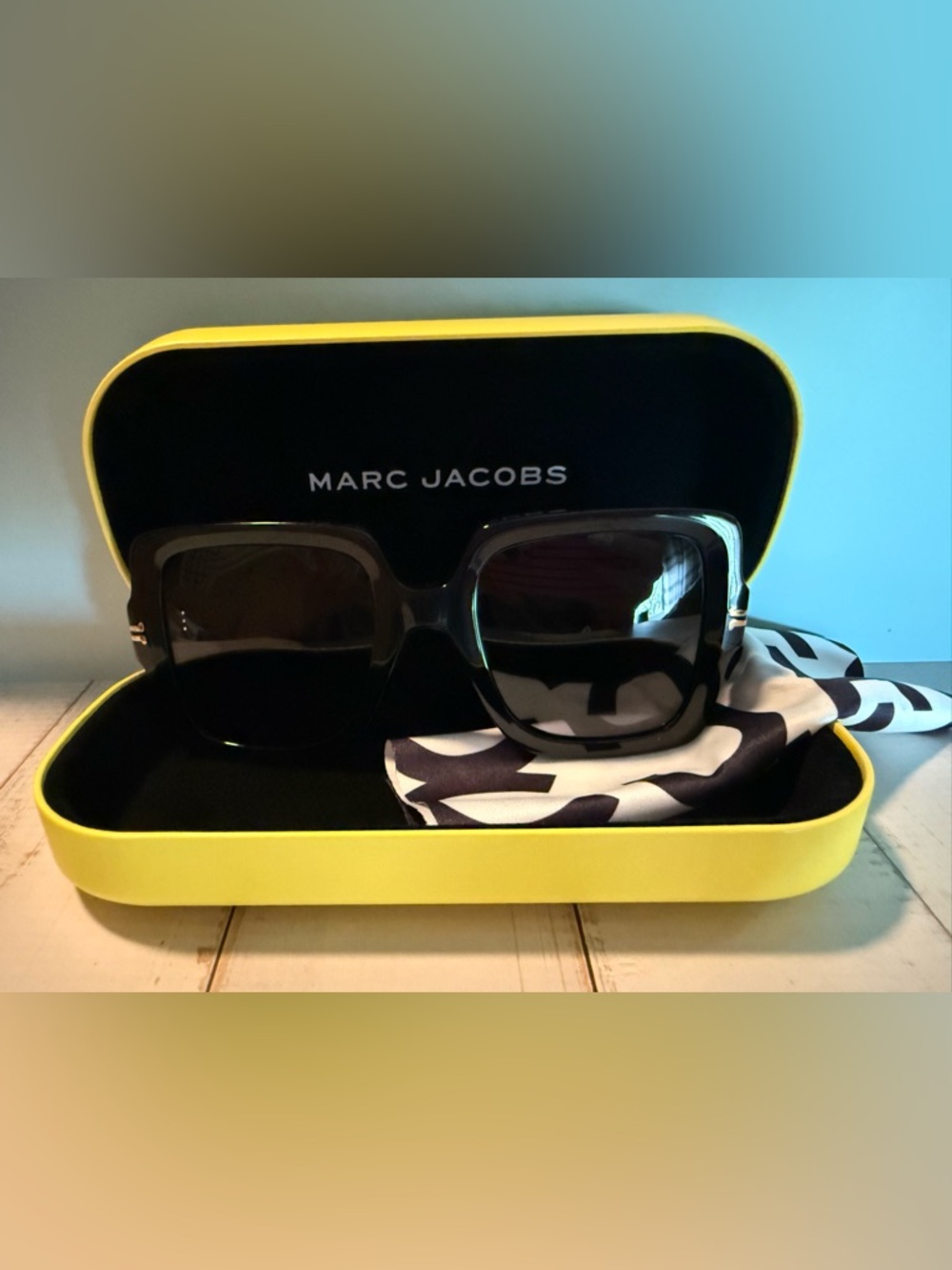 Marc Jacobs Black Sunglasses with Yellow Case and Black-White Cloth